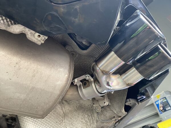 Bmw 5 series g30 g31 m5 style stainless steel gloss black quad exhaust tips