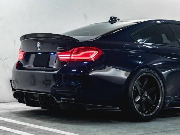 Bmw m4 f82 3d style carbon fiber boot spoiler