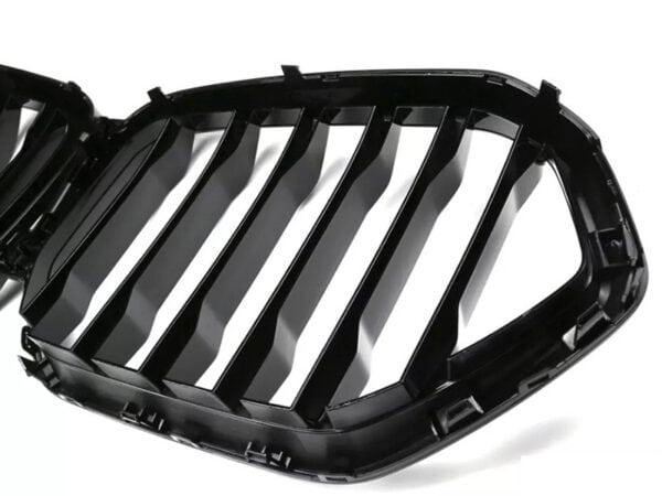 Bmw x6 g06 f96 x6m gloss black single kidney grilles