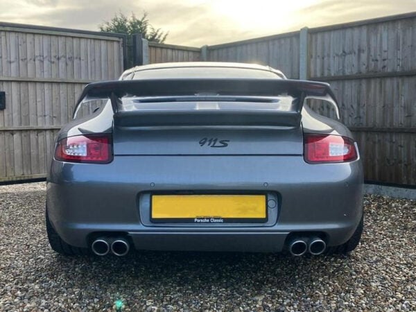 Porsche 911 997 carbon fiber gt2m style rear wing boot spoiler with boot lid