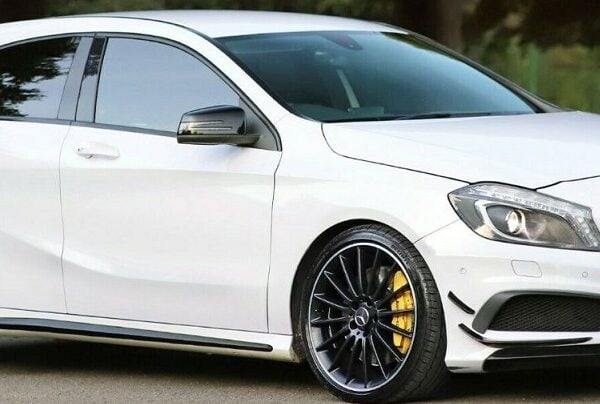 Mercedes-benz a class a45 w176 cla45 c117 x117 amg style carbon fiber side skirts
