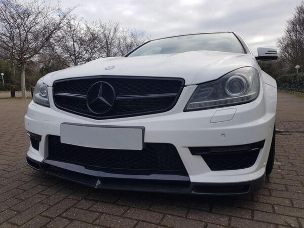 Mercedes-benz c class c204 s204 w204 c63 amg gloss black honeycomb style grille