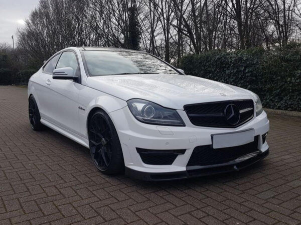 Mercedes-benz c class c204 s204 w204 c63 amg gloss black honeycomb style grille
