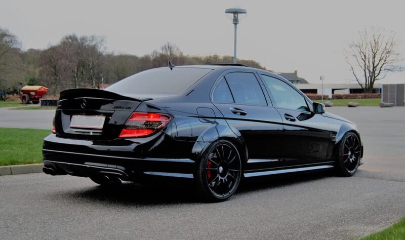 Mercedes-benz c class w204 saloon rt style gloss black boot spoiler