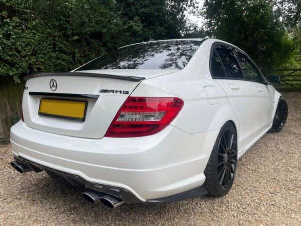 Mercedes-benz c class w204 saloon amg style carbon fiber boot spoiler