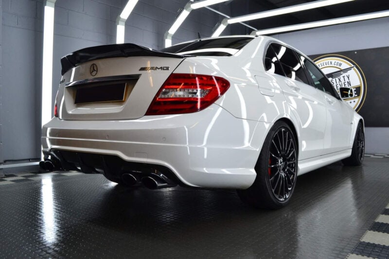 Mercedes-benz c class w204 saloon rt style carbon fiber boot spoiler