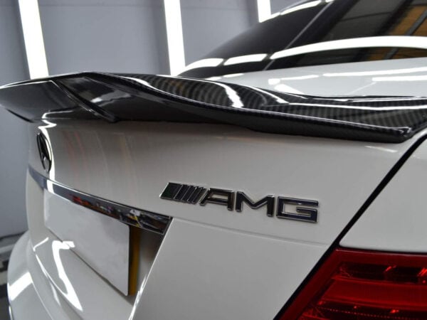 Mercedes-benz c class w204 saloon rt style carbon fiber boot spoiler