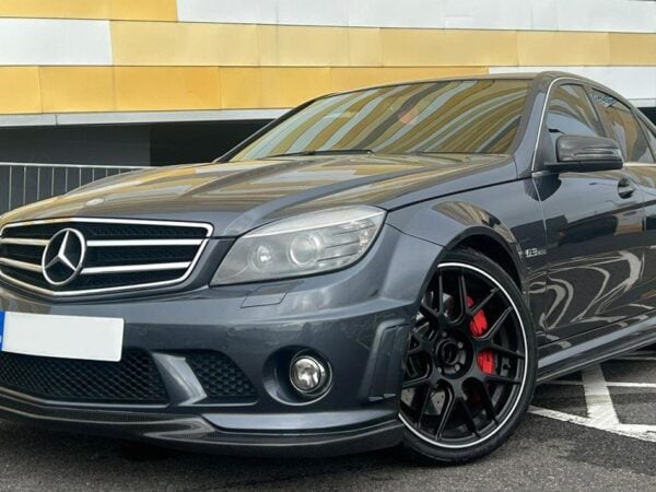 Mercedes benz c class s204 w204 c63 amg godhand style carbon fiber front splitter