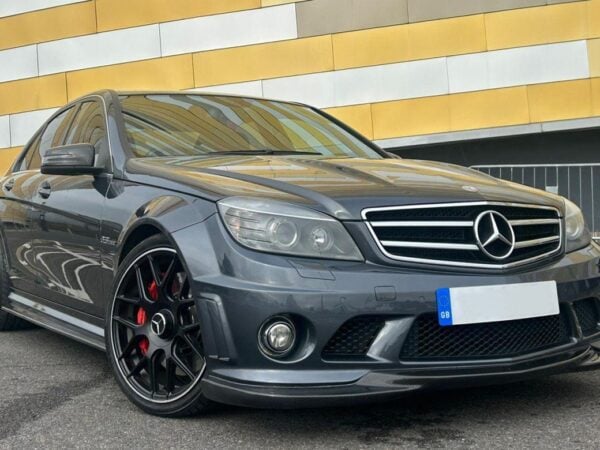 Mercedes benz c class s204 w204 c63 amg godhand style carbon fiber front splitter