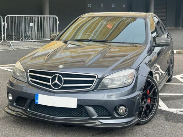 Mercedes benz c class s204 w204 c63 amg godhand style carbon fiber front splitter