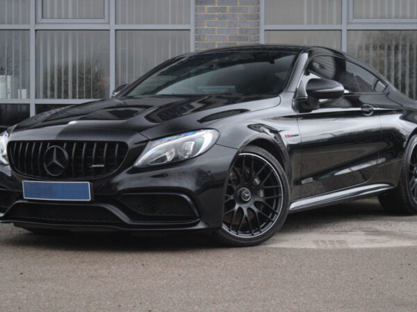 Mercedes-benz c class a205 c205 s205 w205 c63 14-18 gloss black panamericana gt style grille w/o cam