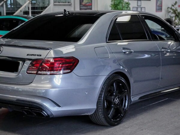 Mercedes-benz e class w212 saloon amg style carbon fiber boot spoiler