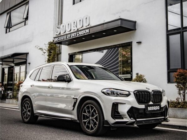 Alternative view of SOOQOO BMW G01 X3 G08 iX3 G02 X4 LCI Prepreg CARBON FIBRE SQ-v1 Front Splitter