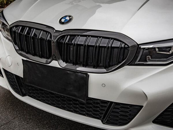 Alternative view of BMW 3 Series G20 G21 pre LCI Prepreg CARBON FIBRE DOUBLE Kidney Grille