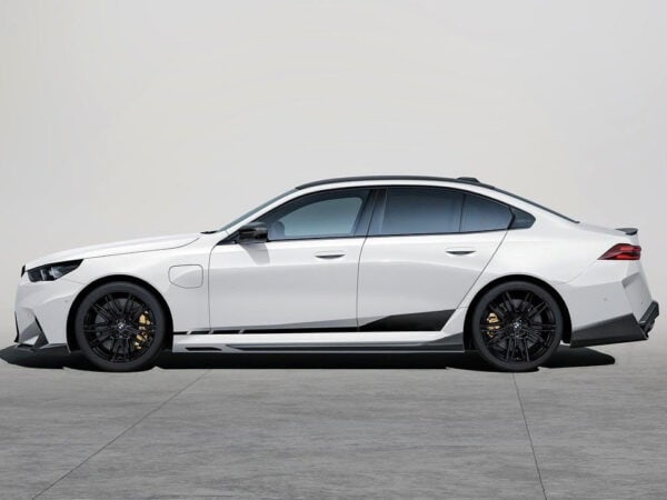 Alternative view of BMW G90 G99 M5 Performance Style Prepreg CARBON FIBRE Side Skirts