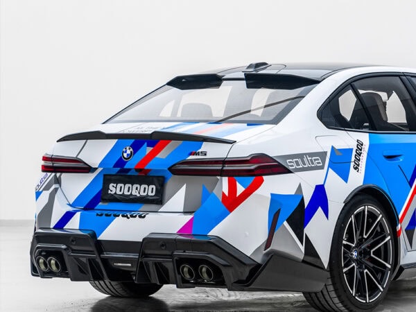 Alternative view of SOOQOO BMW G60 G90 M5 PREPREG CARBON FIBRE ROOF SPOILER