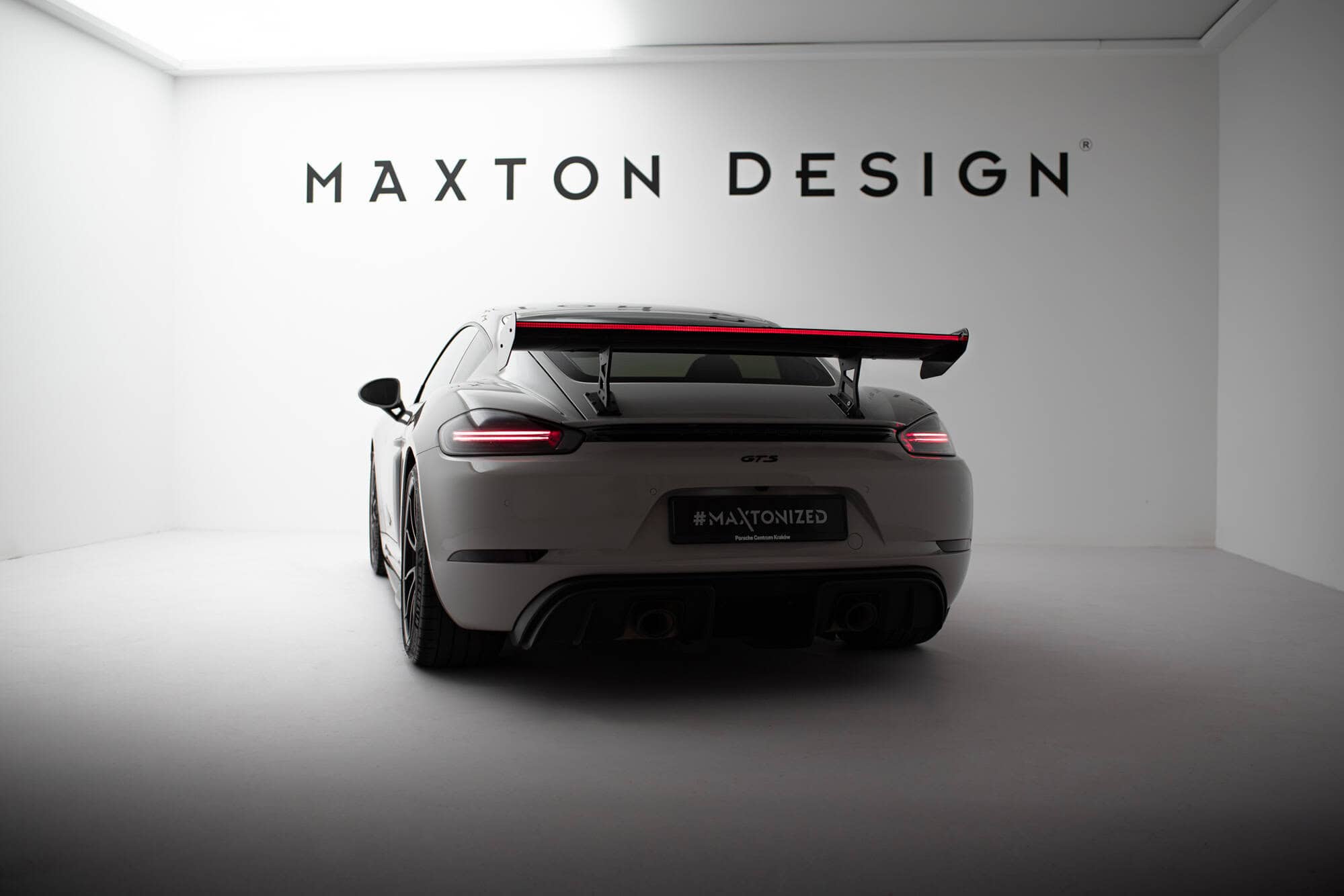 Maxton design prepreg carbon fibre spoiler with internal brackets uprights v. 1 + led for porsche 718 cayman 982c - image 3