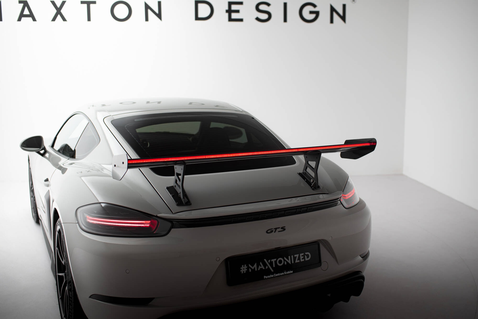 Maxton design prepreg carbon fibre spoiler with internal brackets uprights v. 1 + led for porsche 718 cayman 982c - image 5