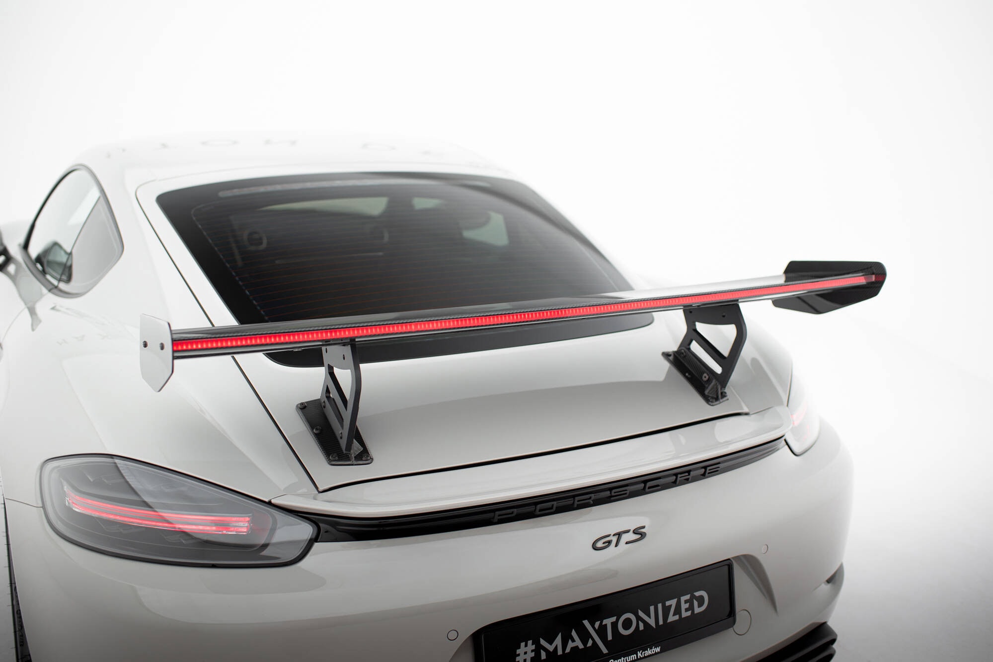 Maxton design prepreg carbon fibre spoiler v. 2 with internal brackets & led for porsche 718 cayman 982c - image 8