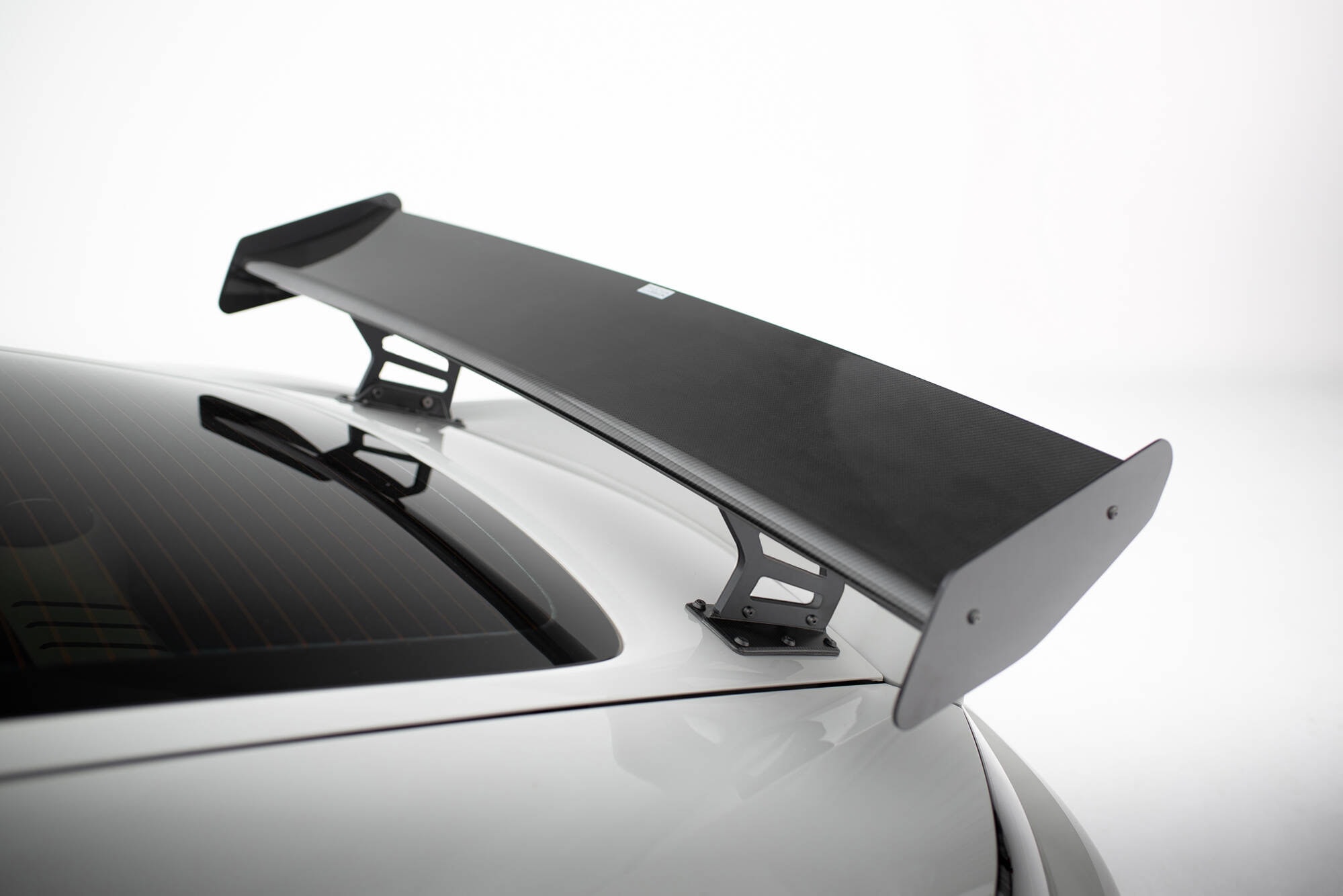 Maxton design prepreg carbon fibre spoiler v. 2 with internal brackets & led for porsche 718 cayman 982c - image 4