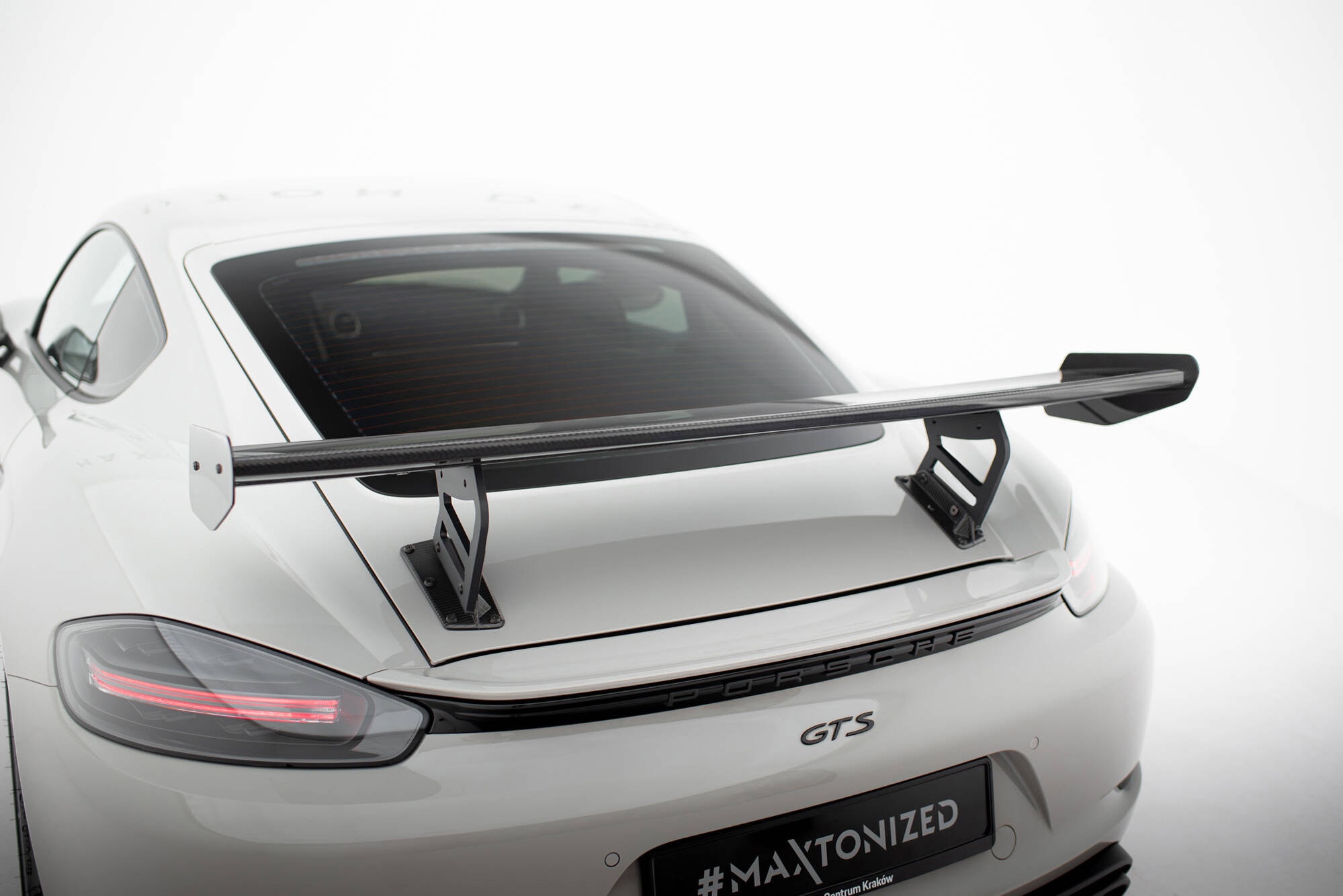 Maxton design prepreg carbon fibre spoiler v. 2 for porsche 718 cayman 982c - image 4