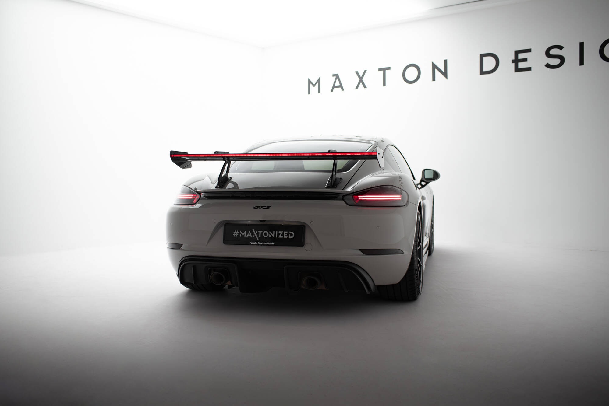 Maxton design prepreg carbon fibre spoiler v. 1 with upper swan mount + led for porsche 718 cayman 982c - image 8