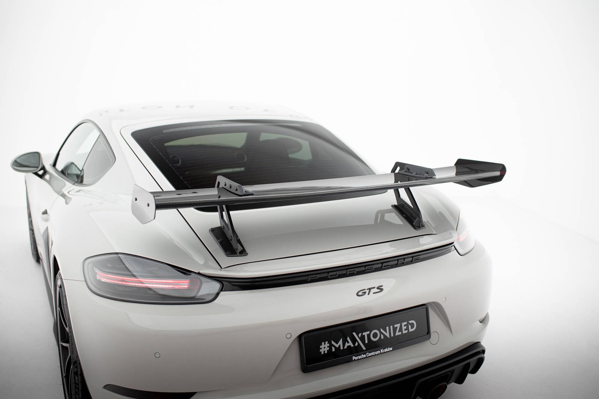Maxton design prepreg carbon fibre spoiler with upper swan mounting v. 1 for porsche 718 cayman 982c - image 3