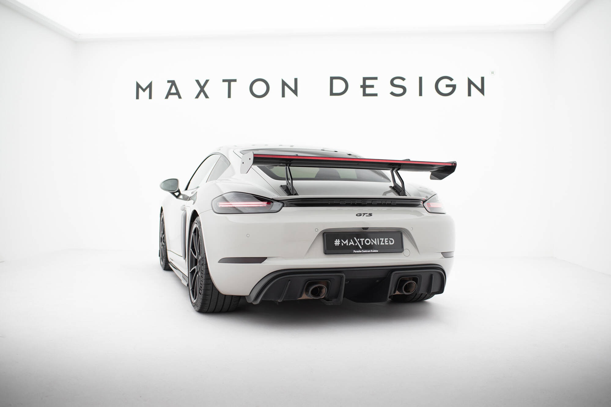 Maxton design prepreg carbon fibre spoiler with upper swan mounting v. 2 + led for porsche 718 cayman 982c - image 10