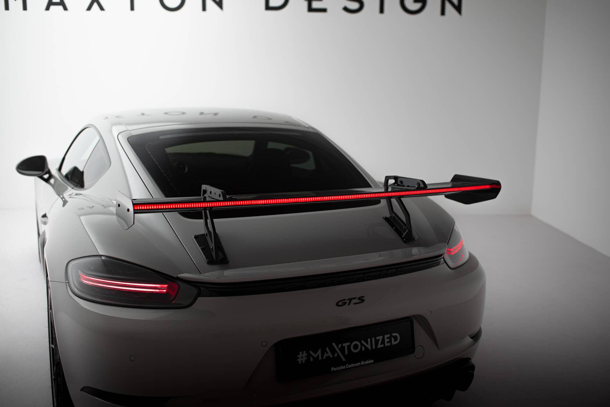 Maxton design prepreg carbon fibre spoiler with upper swan mounting v. 2 + led for porsche 718 cayman 982c - image 6