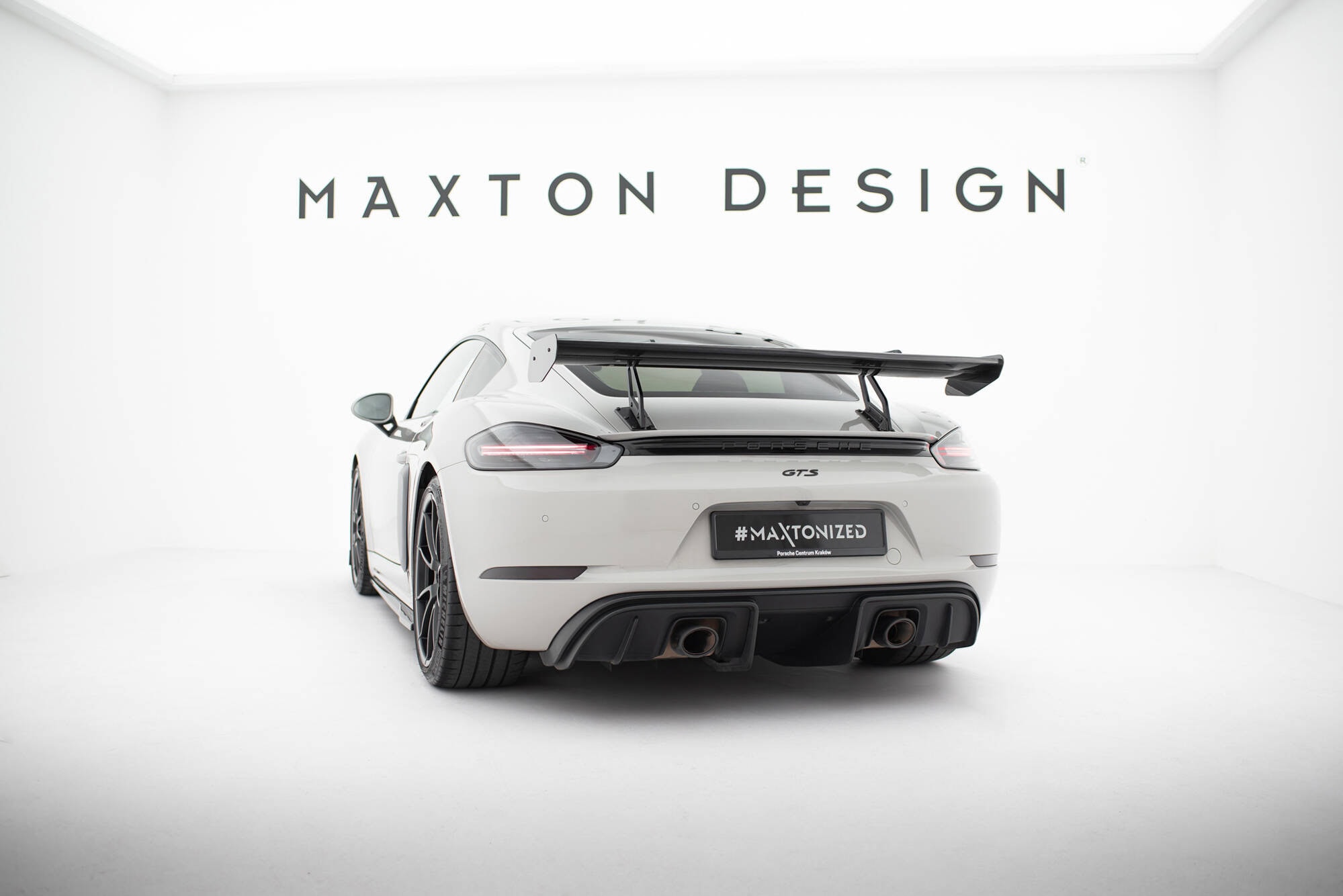 Maxton design prepreg carbon fibre spoiler with upper swan mounting v. 2 for porsche 718 cayman 982c - image 3