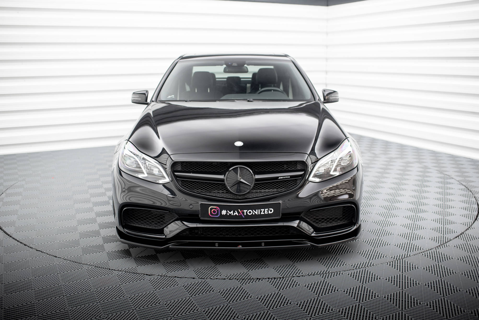 Maxton design gloss black front splitter for mercedes-benz amg e63 w212 lci - image 2
