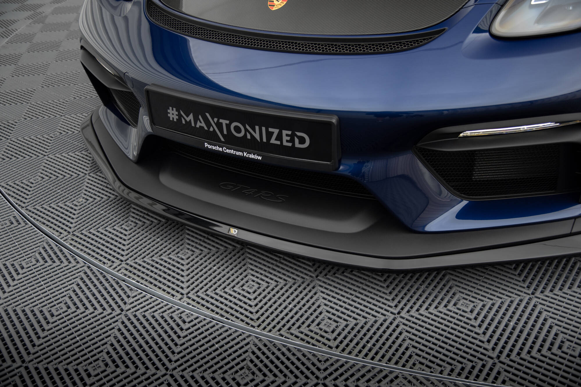 Maxton design gloss black front splitter for porsche 718 cayman gt4 rs 982c - image 4