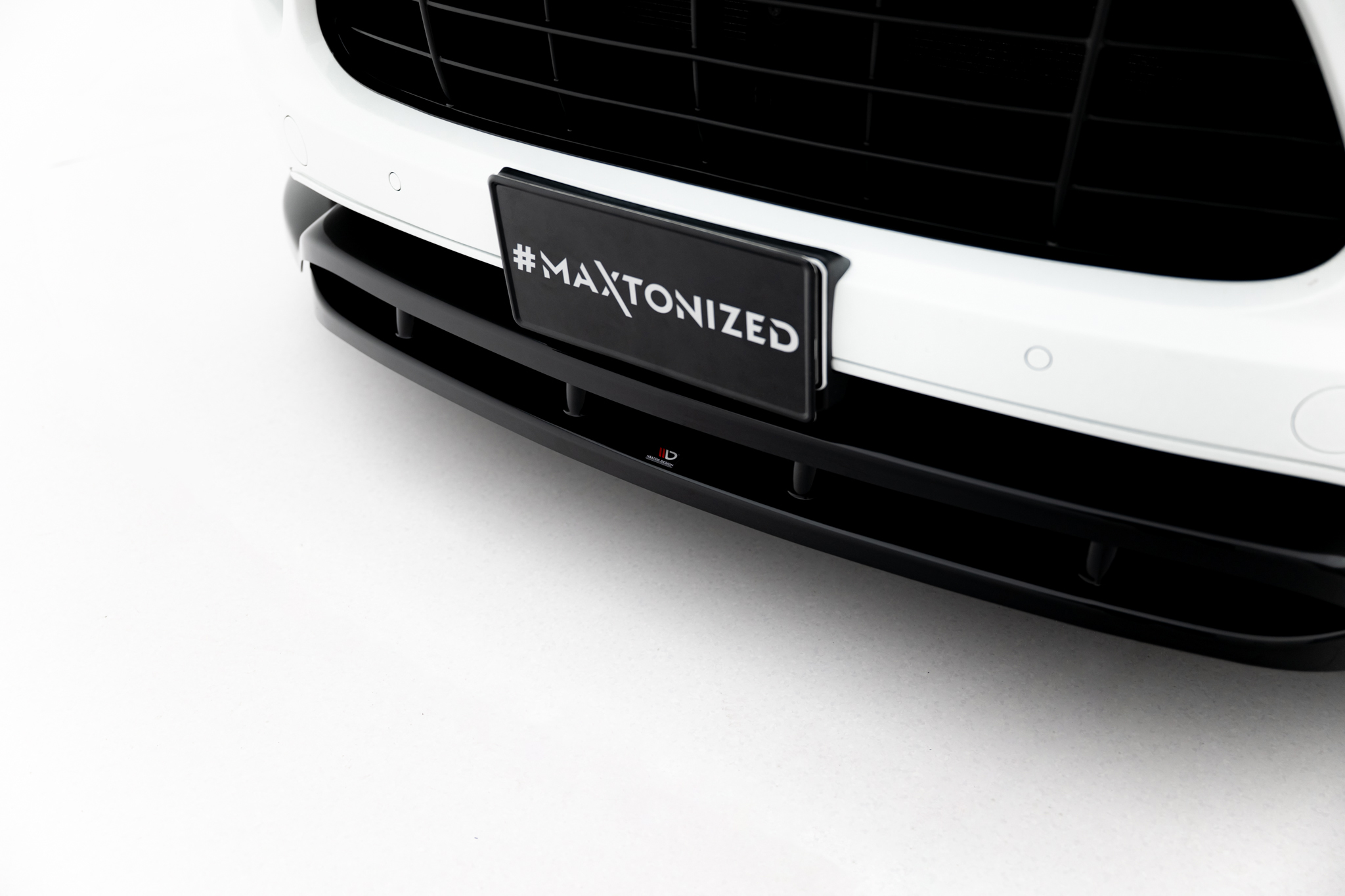 Maxton design gloss black front splitter for porsche cayenne 92a mk2 - image 3