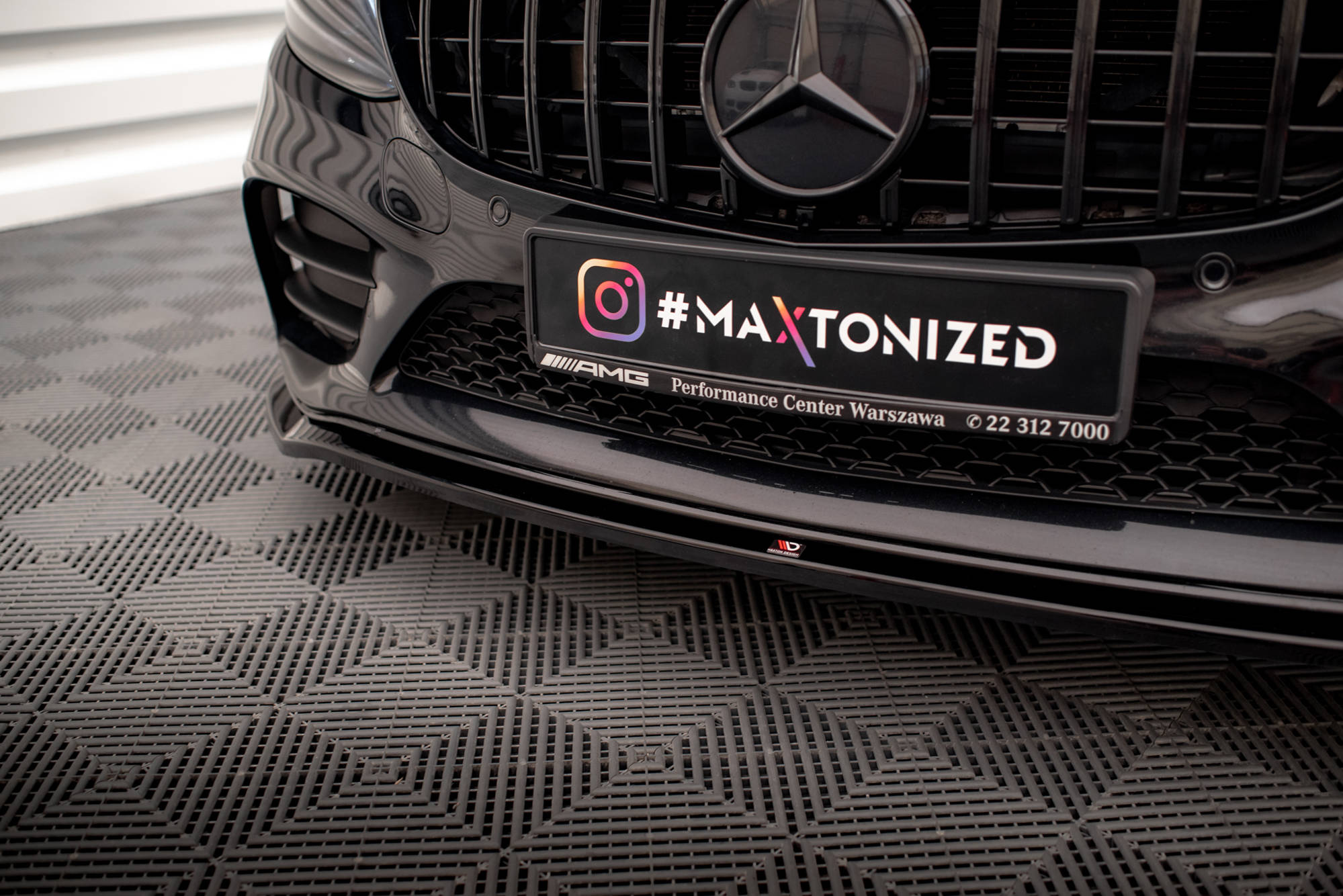 Maxton design gloss black front splitter v. 1 for mercedes-benz amg w205 c205 s205 lci - image 3