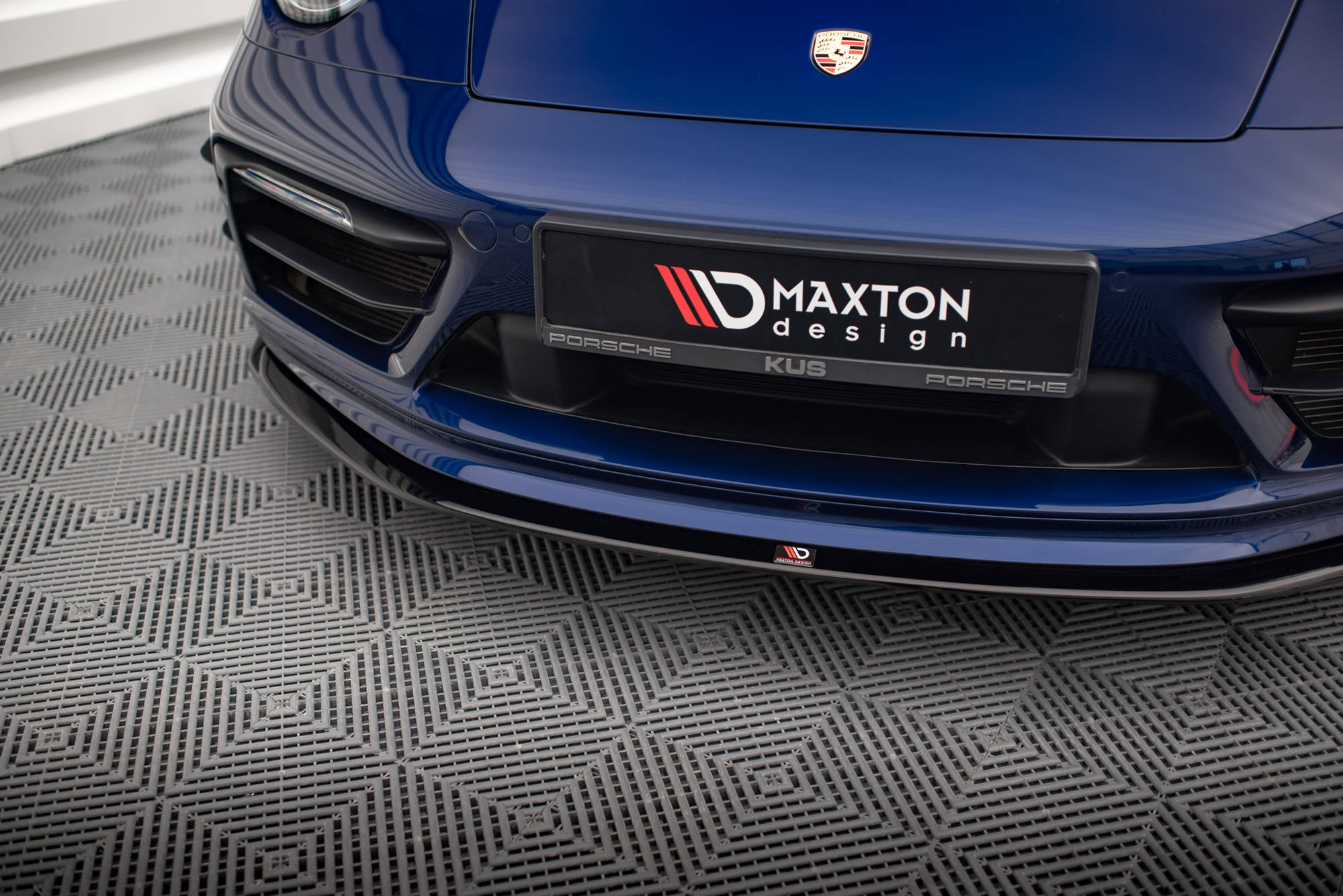 Maxton design gloss black front splitter v. 1 for porsche 911 carrera aero carrera 992 gts - image 3