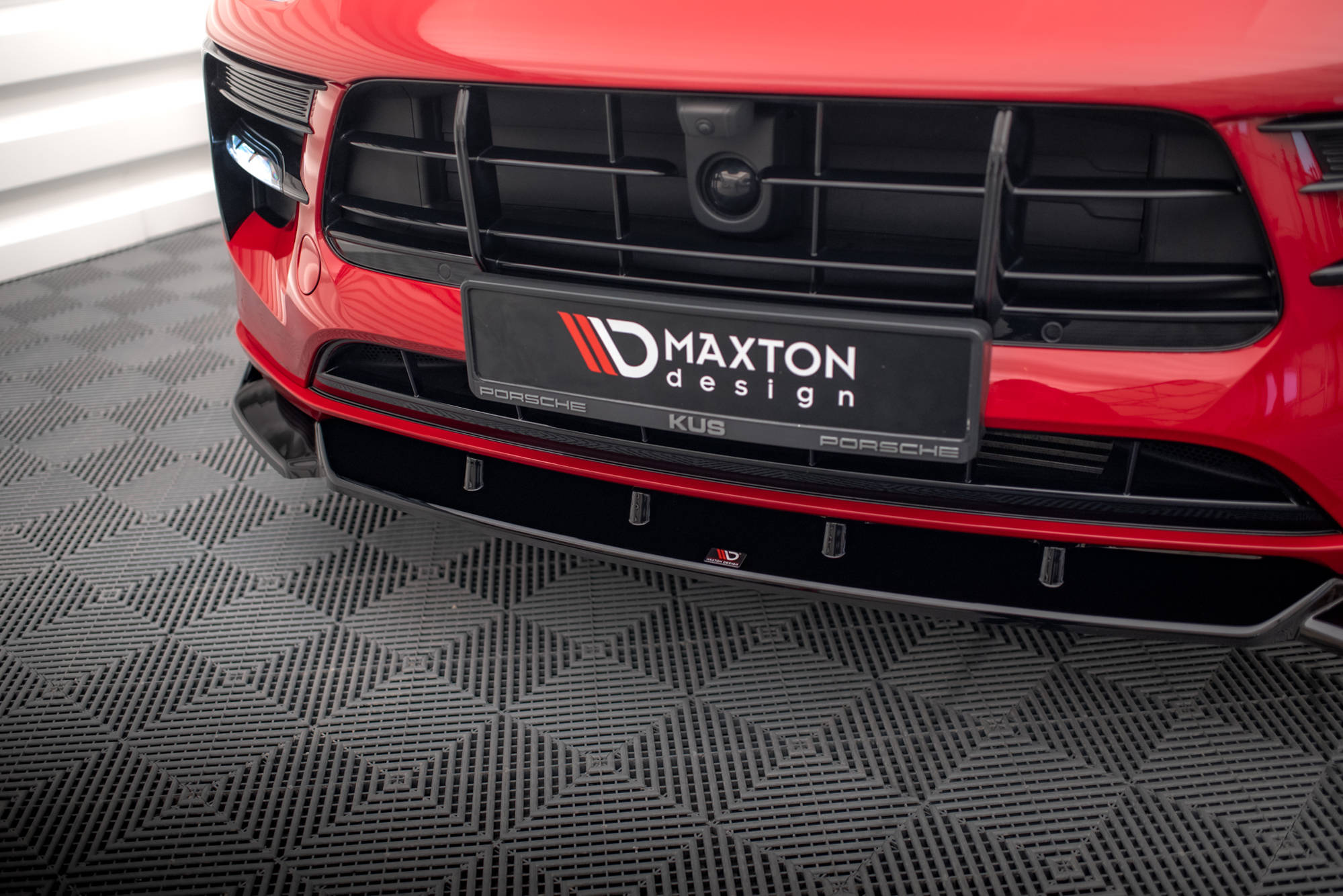 Maxton design gloss black sport style front splitter v. 1 for porsche macan 95b gts mk1 facelift - image 3