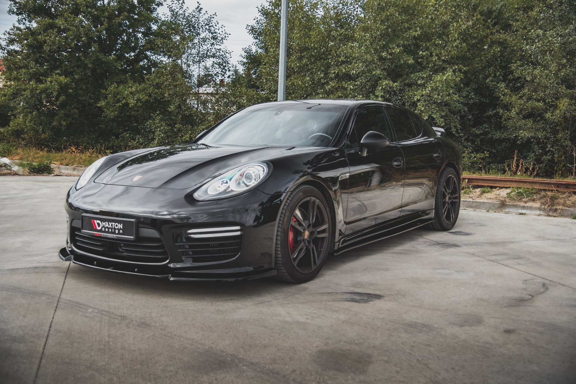 Maxton design gloss black front splitter v. 1 for porsche panamera turbo 970 facelift - image 6