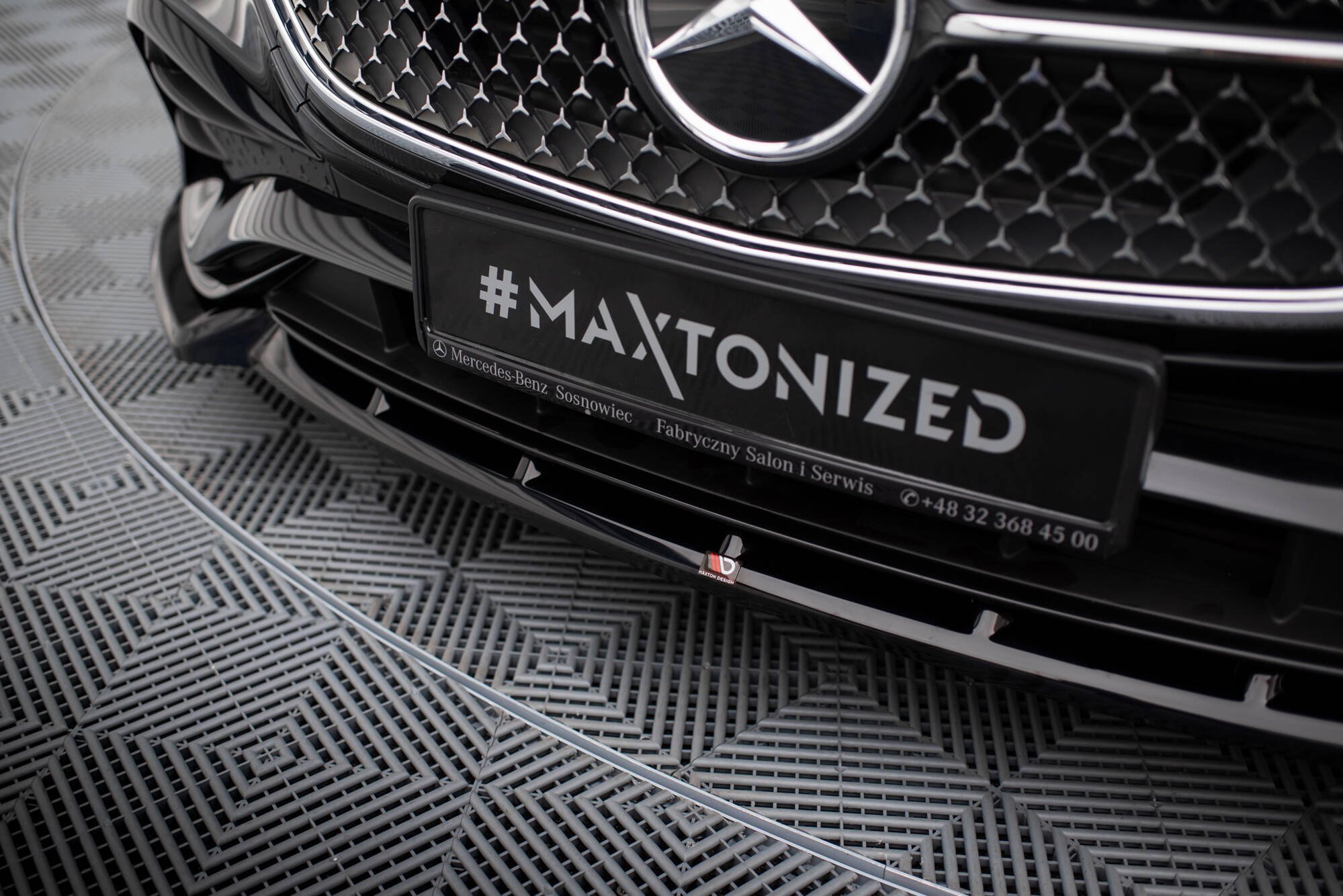 Maxton design gloss black front splitter v. 2 for mercedes-benz amg w214 - image 4