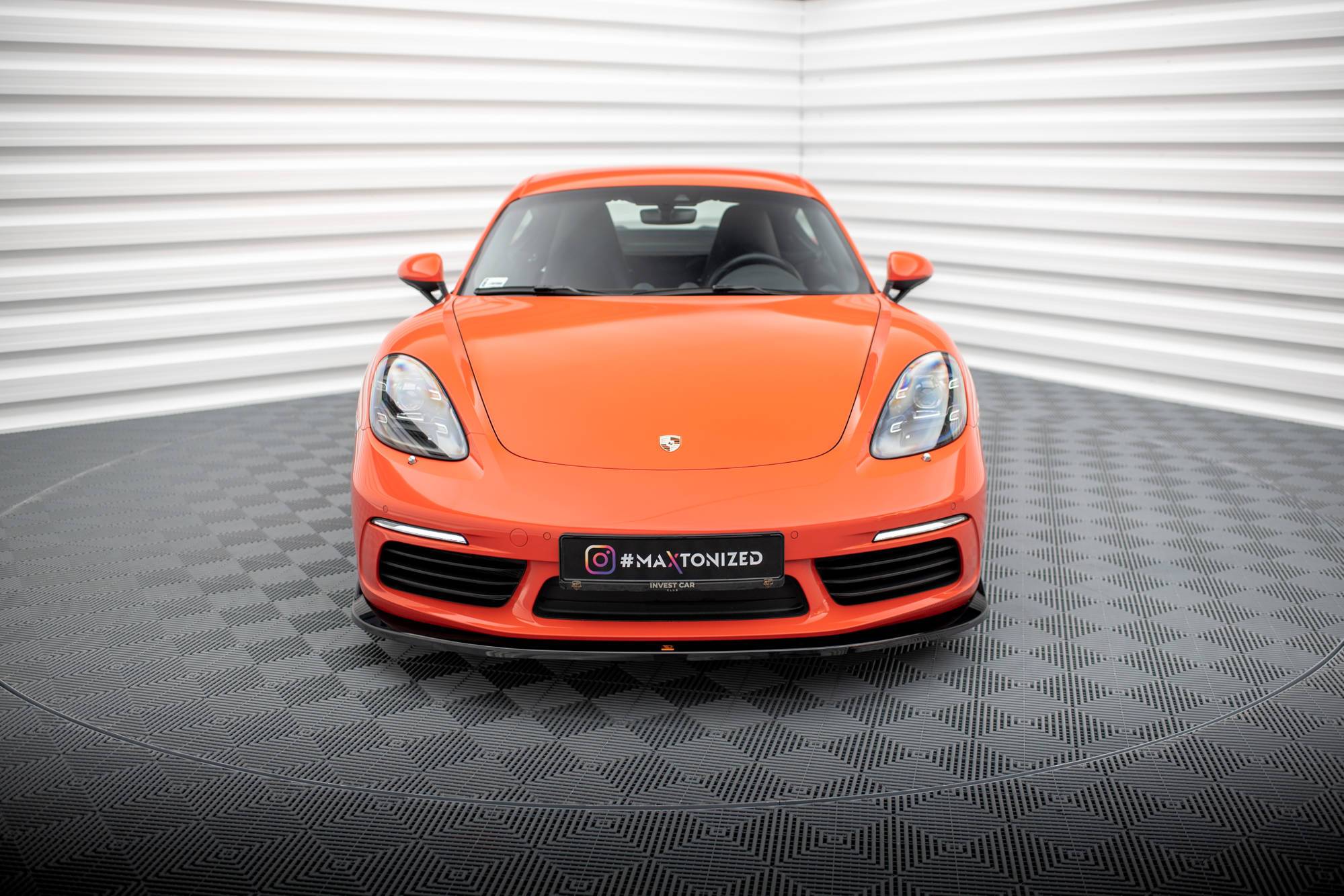 Maxton design gloss black front splitter v. 2 for porsche 718 cayman 982c - image 2