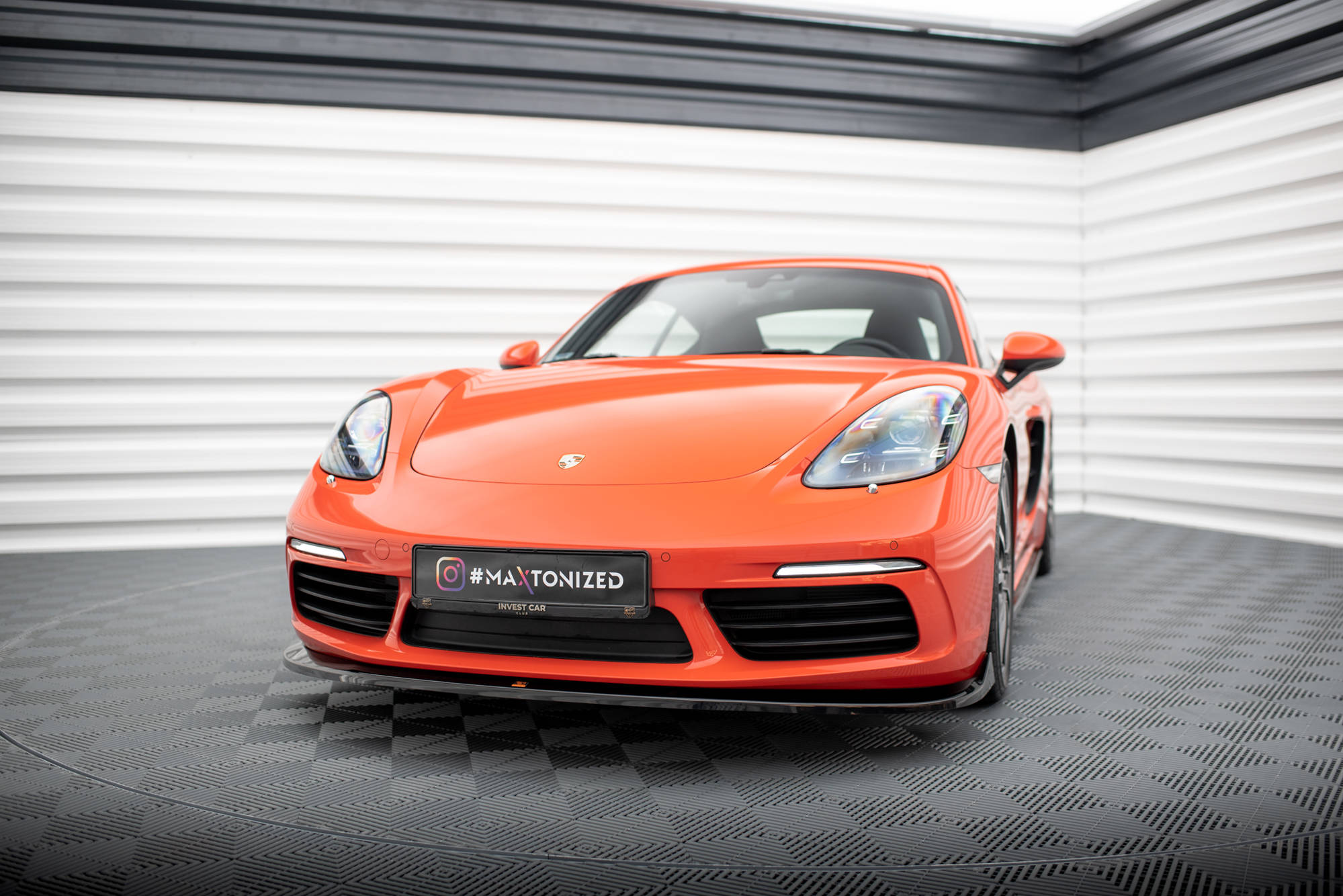 Maxton design gloss black front splitter v. 2 for porsche 718 cayman 982c - image 3