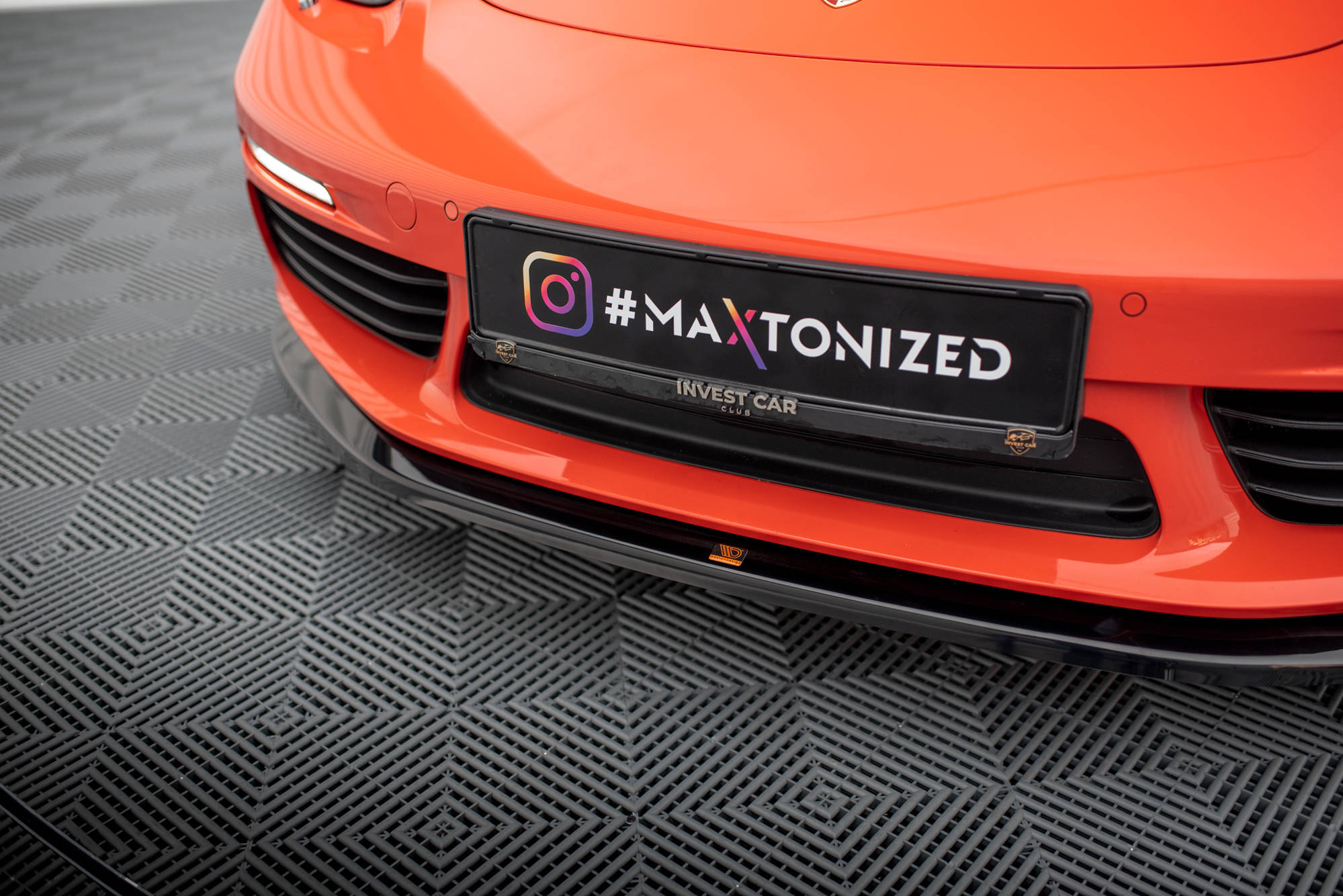 Maxton design gloss black front splitter v. 2 for porsche 718 cayman 982c - image 4
