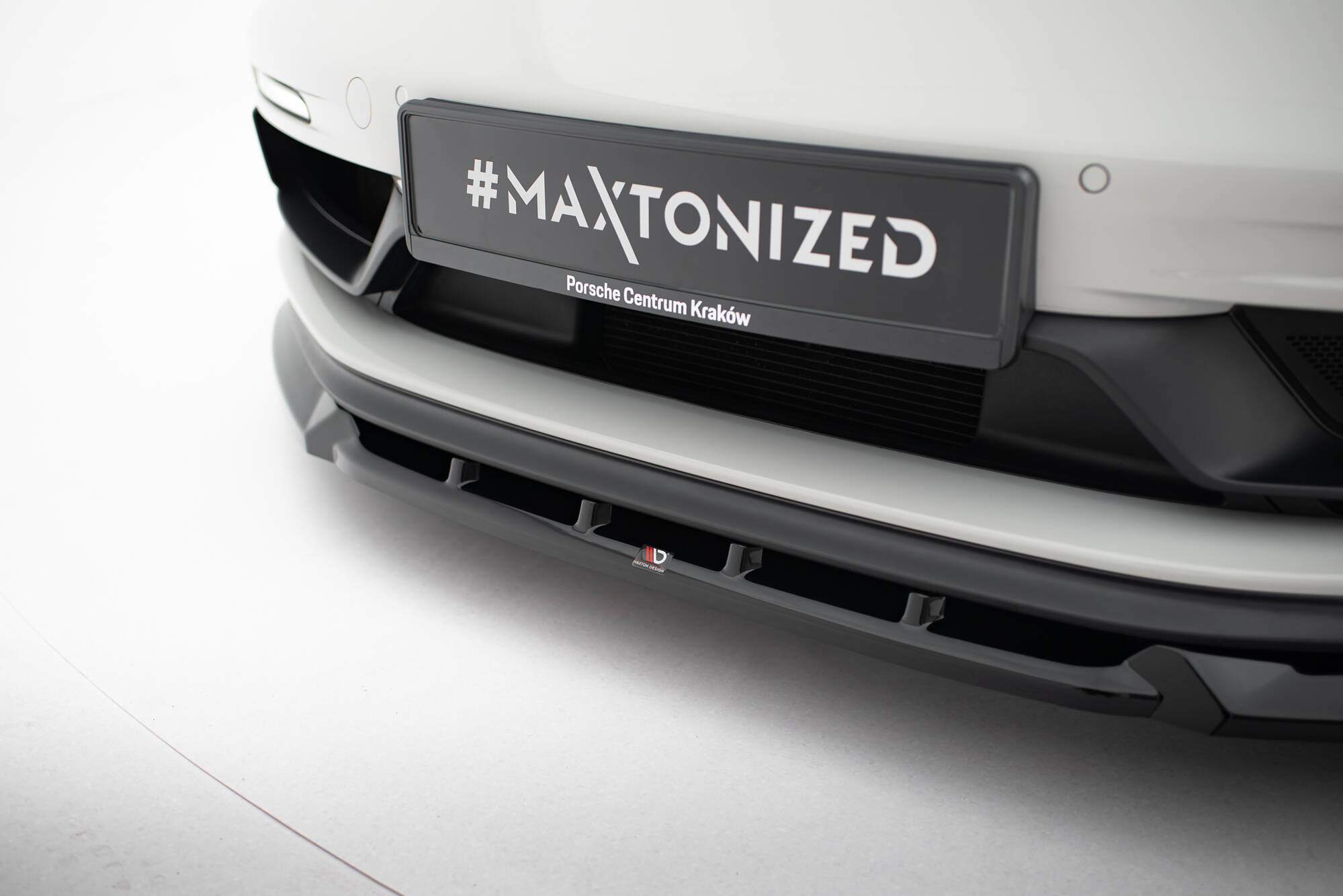 Maxton design gloss black front splitter v. 2 for porsche 718 cayman gts 982c - image 4