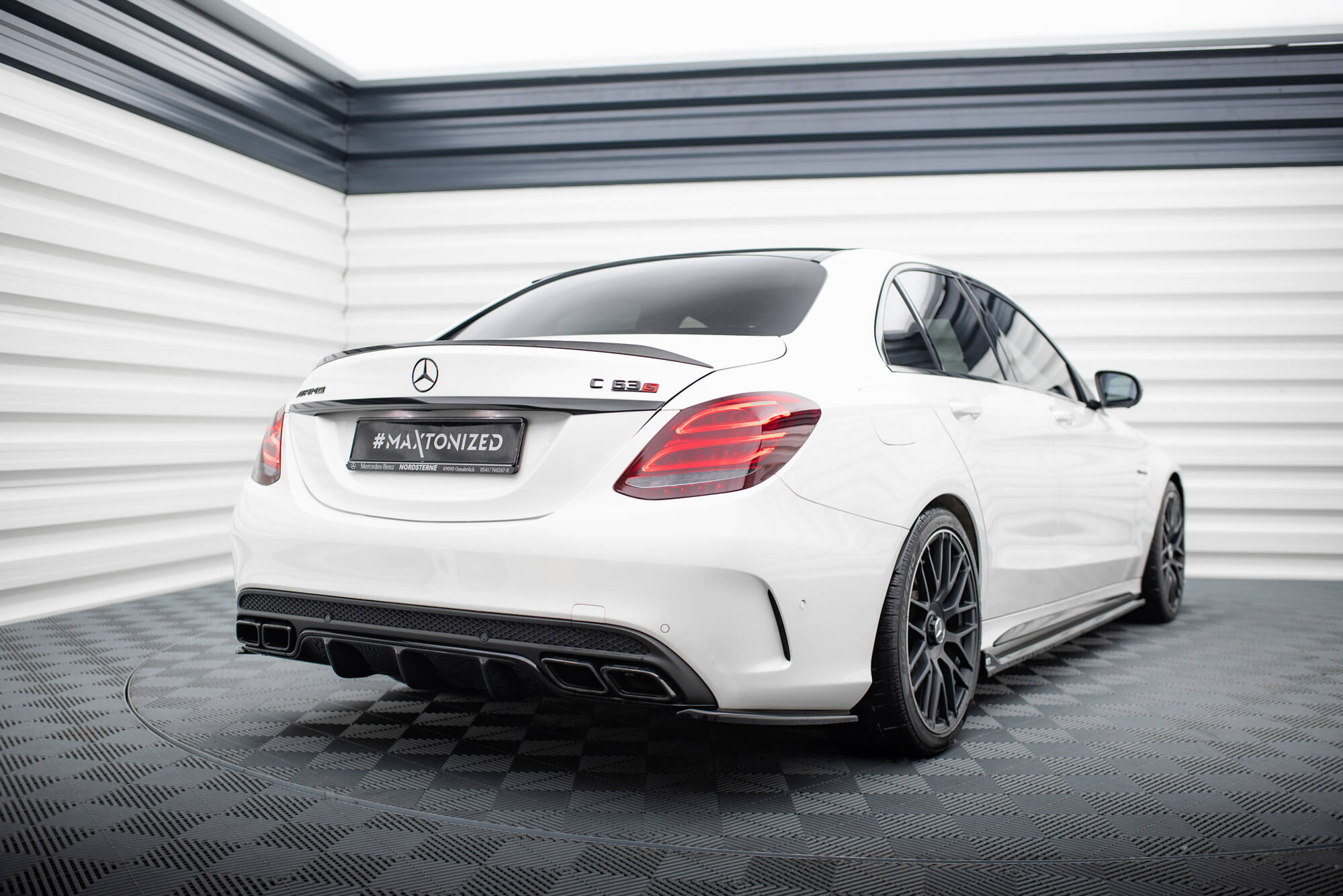 Maxton design gloss black rear corner splitters for mercedes-benz amg c63 s205 - image 2