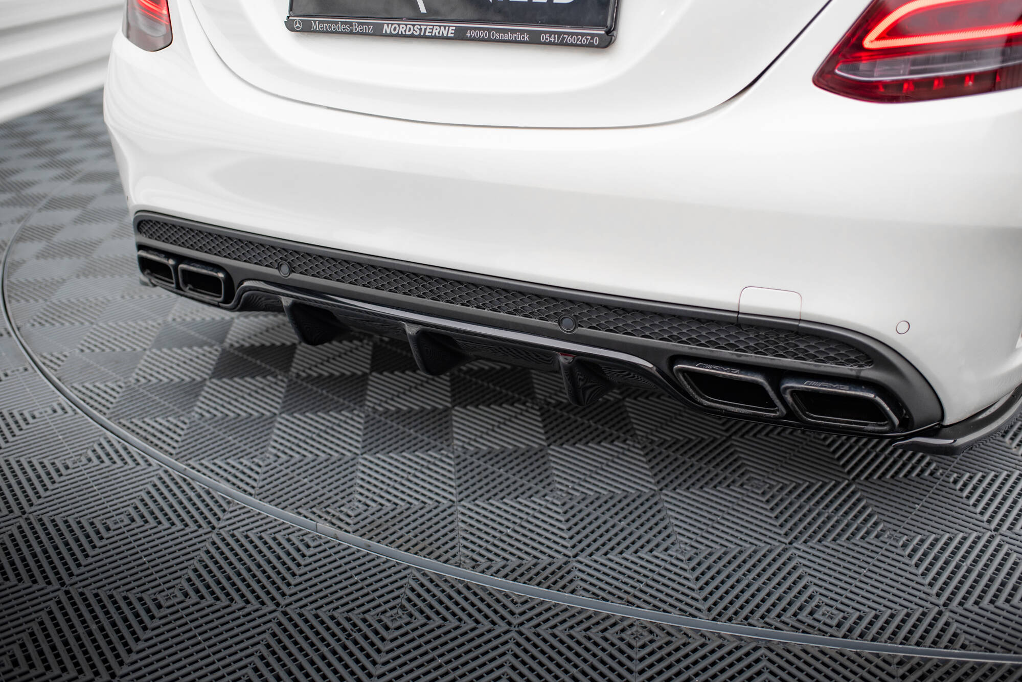 Maxton design gloss black rear diffuser for mercedes-benz amg s205 c63 - image 3