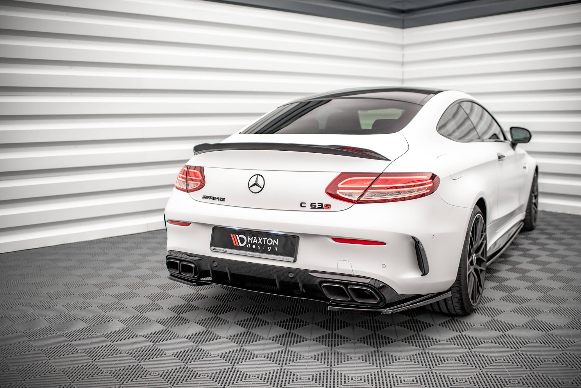 Maxton design gloss black rear corner splitters for mercedes-benz amg c63 c205 lci - image 3