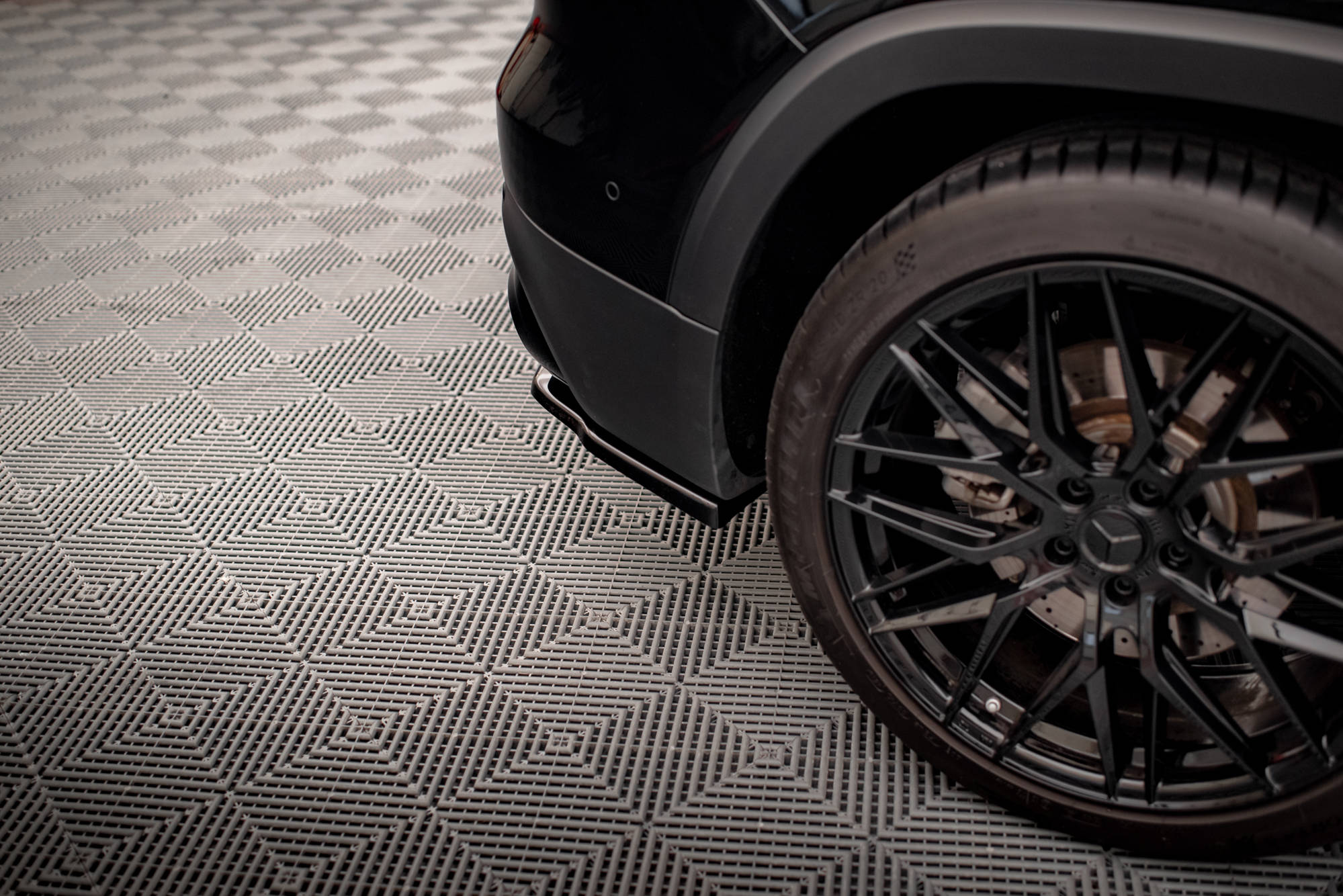 Maxton design gloss black rear corner splitters for mercedes-benz amg glb35 x247 - image 3