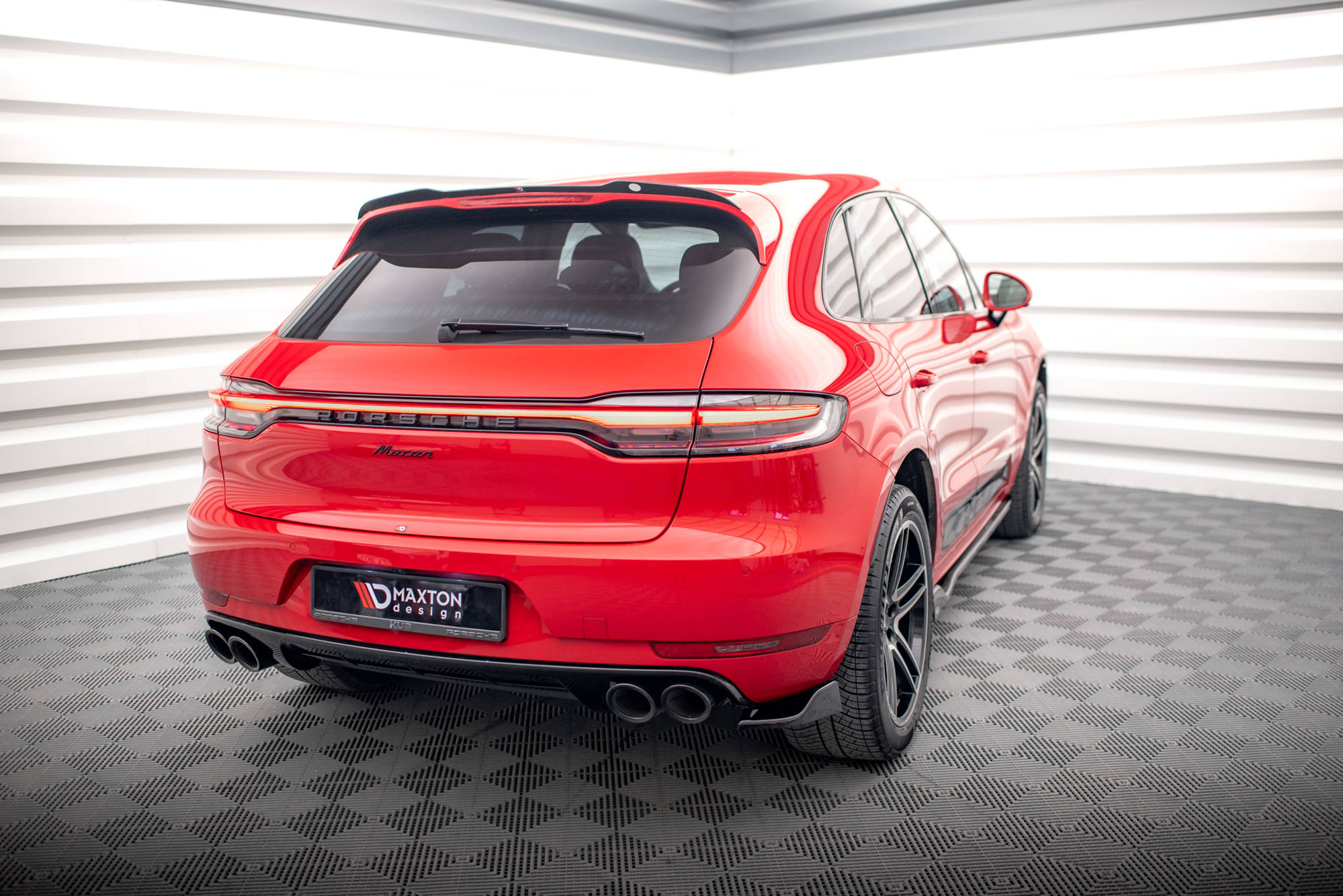 Maxton design gloss black sport style rear corner splitters for porsche macan 95b gts facelift - image 4