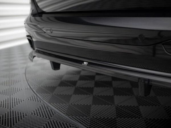 Pol po rear splitter with vertical bars bmw x7 m pack g07 facelift 19131 11