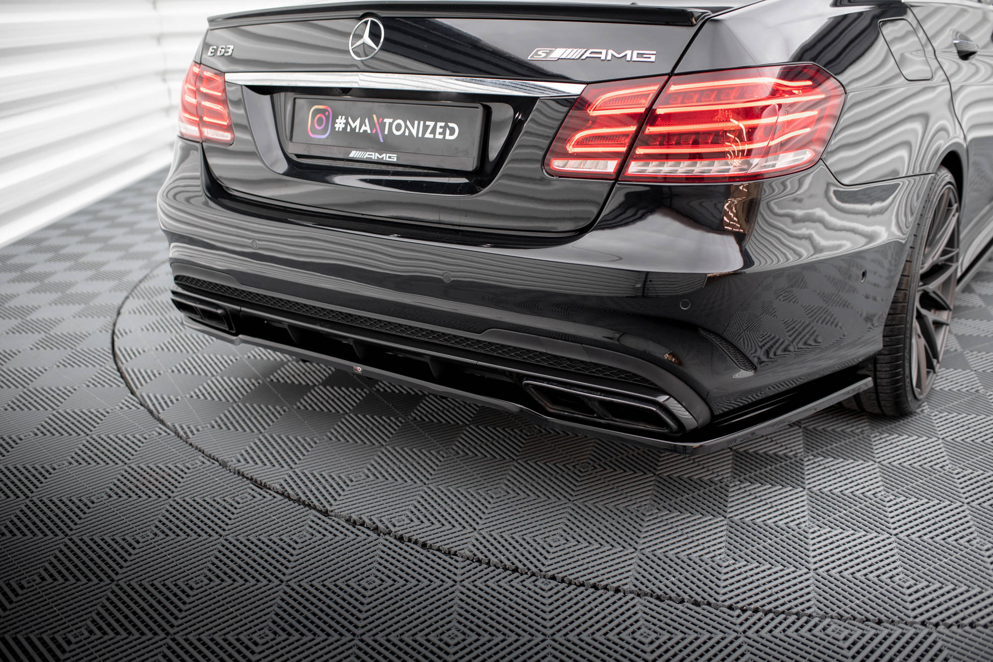 Maxton design rear diffuser  for mercedes-benz e63 amg w212 lci - image 3