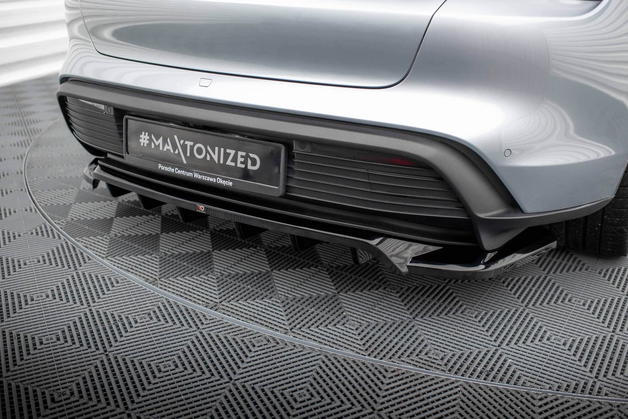 Maxton design gloss black rear diffuser for porsche taycan 9j1 gts mk1 - image 3